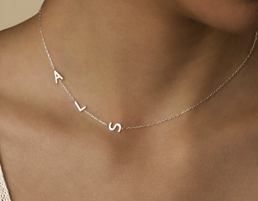 What Is a Personalised Name Necklace and Why Is It So Popular in the UK? Name Necklace
