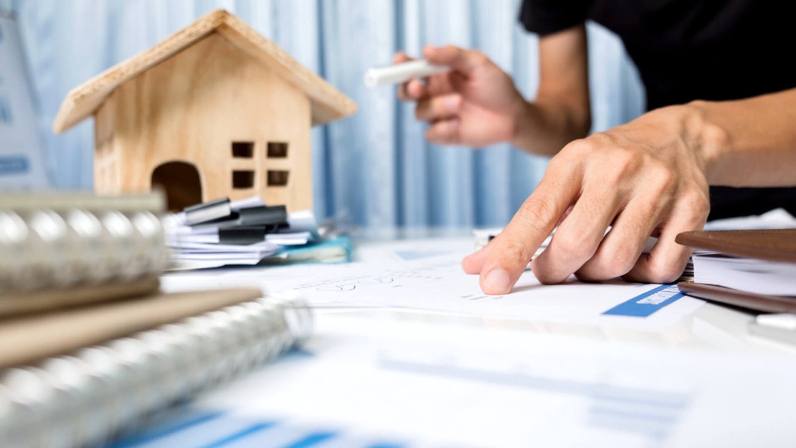 Building vs. Buying a House